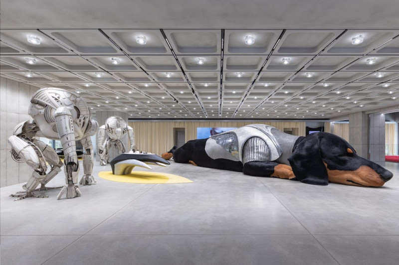 Giant “Breathing” Dachshund Captivates Visitors at ICONSIAM