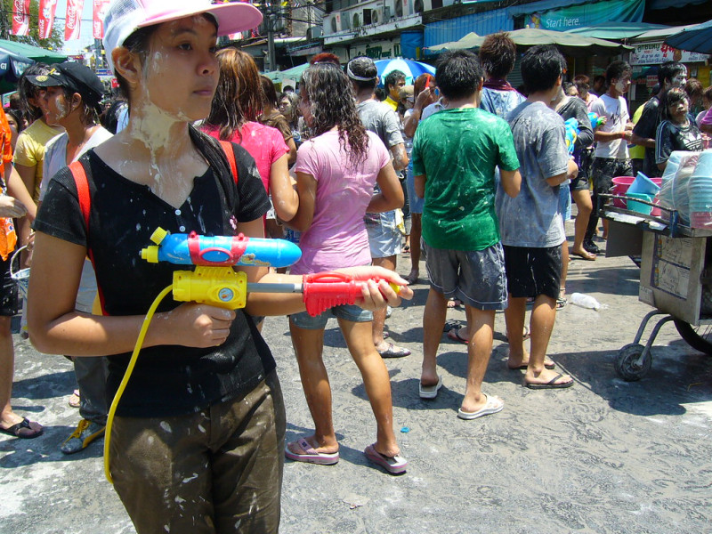 Foreign Tourists Arrested in Phuket for Targeting Police With Water Guns During Songkran